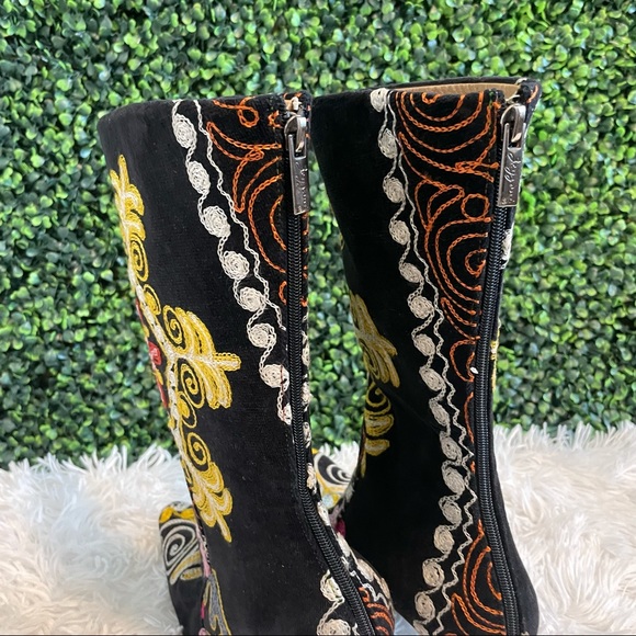 NWT Zeyzani Velvet Hand Embroidered Mid Calf Boots Size 9 - Picture 7 of 10